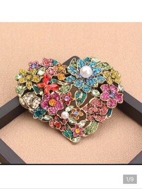 🆕️💗 GOLD-TONE RHINESTONE & PEARL HEART SHAPED FLORAL BROOCH PIN 💗